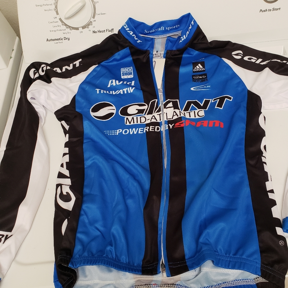 Giant cycling jersey